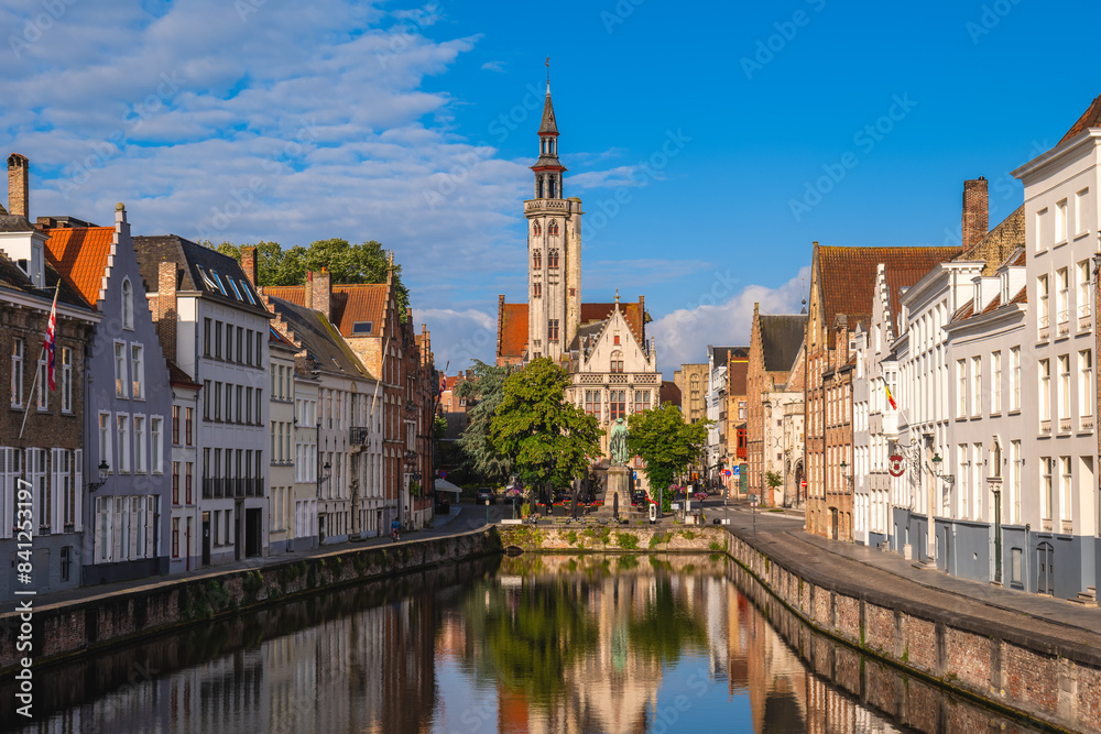 Fototapeta premium Scenery of Spiegelrei, a watercourse and street in the center of Bruges, Belgium.