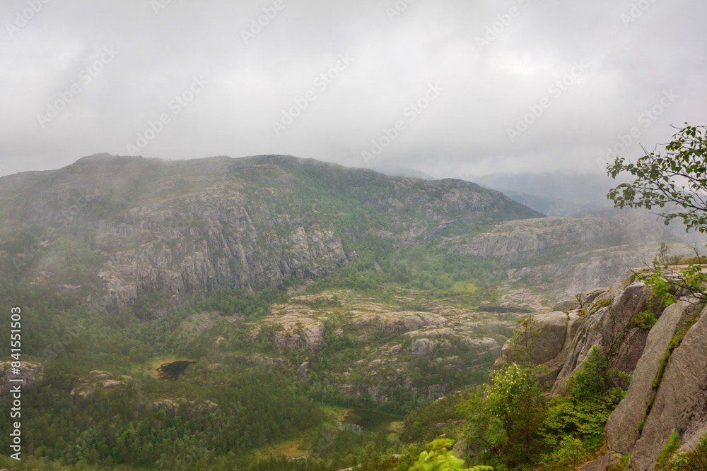 Naklejka premium Norway landscape on a cloudy summer day