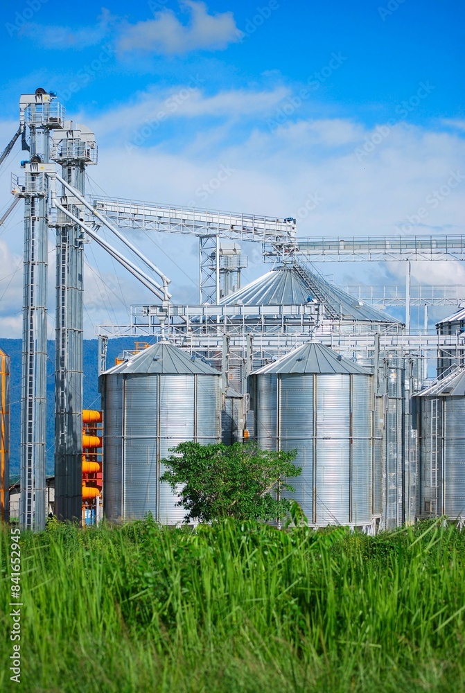 Silos en el estado de Yaracuy.
La produccion de granos debe ser preservada adecuadamente y lo mejor para eso son los silos.