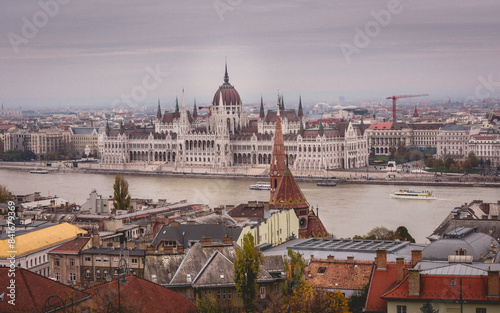 Vista del Danubio e Budapest dal Bastione dei Pescatori  photo