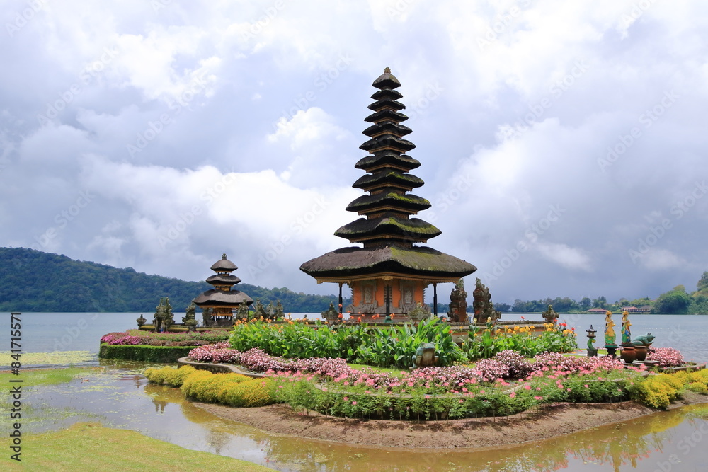 Pura Ulun Danu Beratan, Hindu temple on Bratan lake landscape, Bali, Indonesia Pura Ulun Danu Beratan, Hindu temple on Bratan lake landscape, Bali, Indonesia