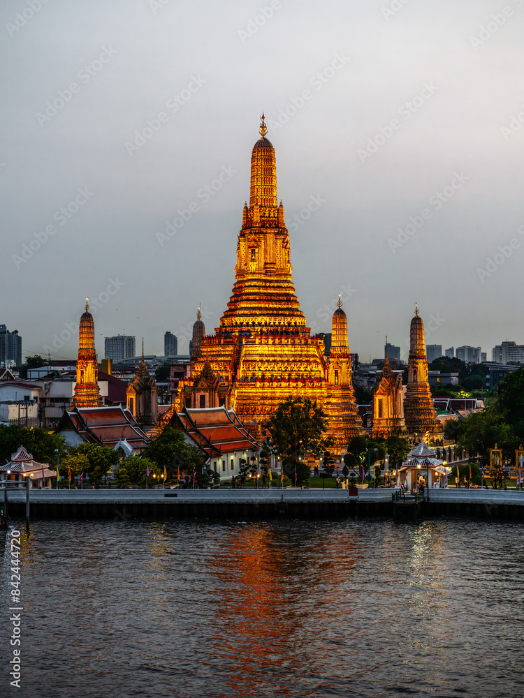 Fototapeta premium The Temple of Dawn - Der Tempel der Morgenröte