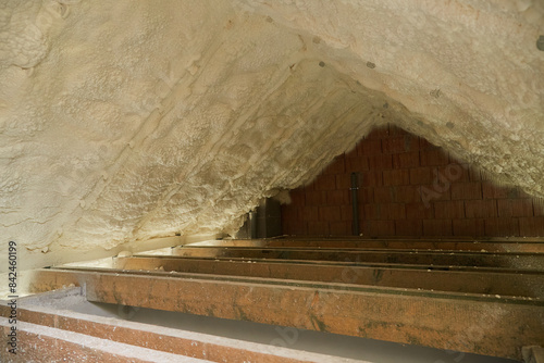 Polyurea Spraying, foam coating insulation of roof