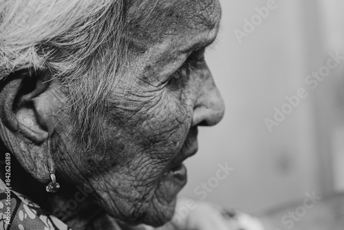 The old woman's felling lonely.(dementia and Alzheimer’s disease)