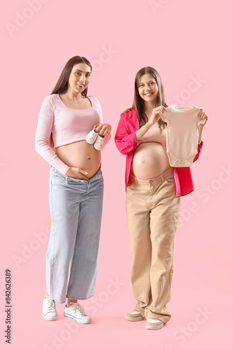 Pregnant female friends wit...