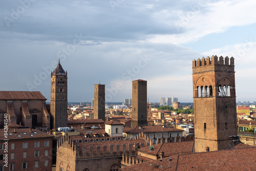 Tours médiévales de Bologne, Italie photo