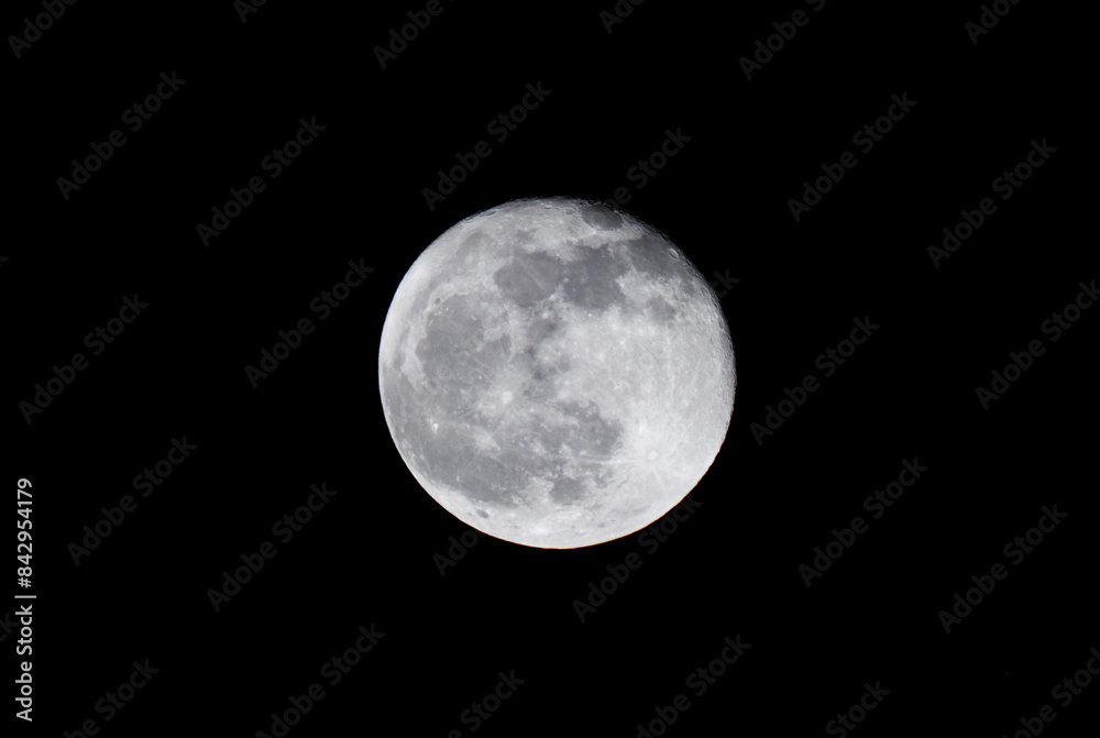 Picture of the moon. A very hard subject to capture. Picture of the moon. A very hard subject to capture.