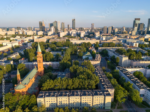 Warszawa, panorama miasta o zachodzie słońca