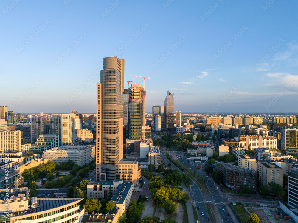 Obraz premium Warszawa, panorama miasta o zachodzie słońca