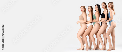 Many pretty women in underw...