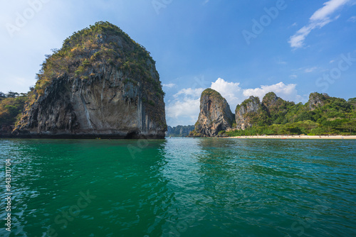 Obraz na płótnie longtail boat trip to ko poda and chicken island in krabi in thailand w salonie