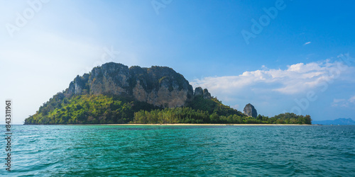 Obraz na płótnie longtail boat trip to ko poda and chicken island in krabi in thailand w salonie