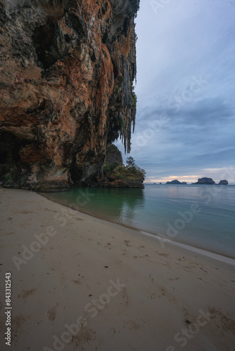 Obraz na płótnie sunset from railay beach, princess cave in krabi in thailand w salonie