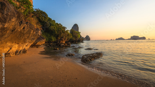 Obraz na płótnie sunset at tonsai beach in railay in krabi in thailand w salonie
