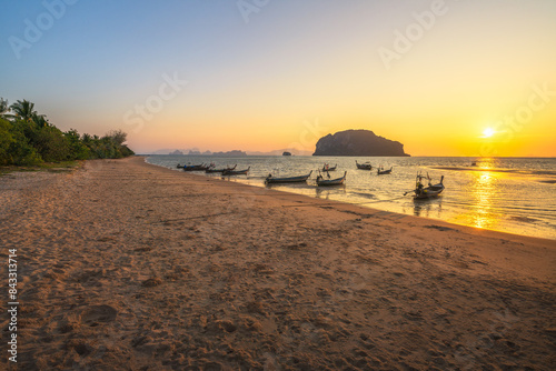 Obraz na płótnie sunset at tropical beach on ko yao yai in thailand w salonie