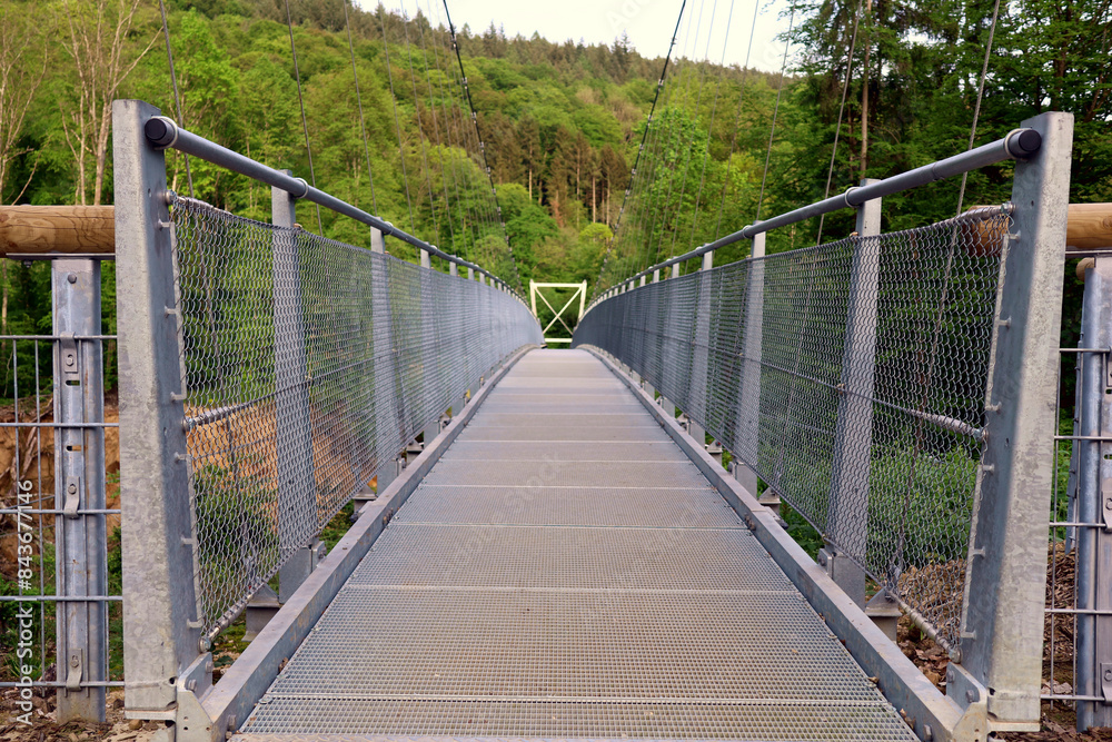 Die neue Hängebrücke über die Irreler Waserfälle über den Fluss Prüm in der Südeifel bei Irrel im Landkreis Bitburg-Prüm im deutschen Bundesland Rheinland-Pfalz. Die neue Hängebrücke über die Irreler Waserfälle über den Fluss Prüm in der Südeifel bei Irrel im Landkreis Bitburg-Prüm im deutschen Bundesland Rheinland-Pfalz.