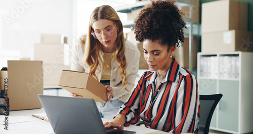 Tableau sur toile Women, laptop and box at startup, together and check inventory for order, stock or product code in workshop
