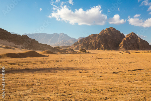Bild auf Leinwand View of desert mountain landscape