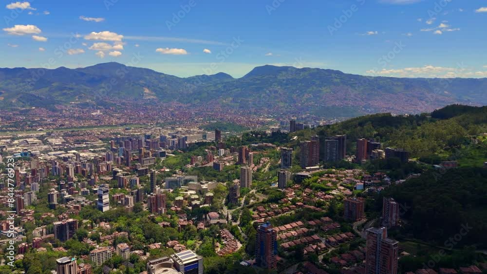 Video aéreo realizado con drone, en El Poblado, Medellín, Antioquia, Colombia; en un día espectacular de verano. Video aéreo realizado con drone, en El Poblado, Medellín, Antioquia, Colombia; en un día espectacular de verano.