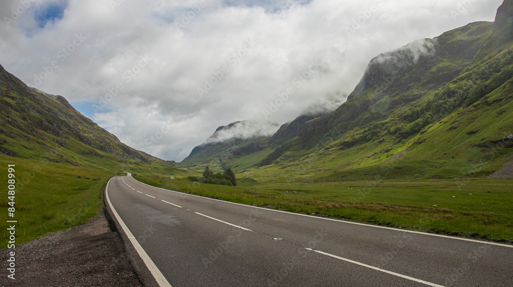 Naklejka premium Road through Glencoe