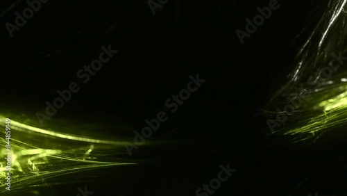 Futuristischer hellgrüner Lichteffekt in hell leuchtender Energiestruktur. Geschwindigkeitseffekt. Abstrakte leuchtende Lichtlinien, bewegte Energiestrahlen, innovativ © Digital GFX