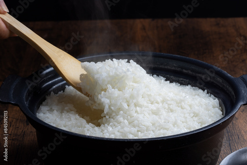 炊き立ての土鍋ご飯　Japanese food photo