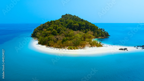View of islands, Andaman Sea, natural blue waters and forests, tropical sea of Thailand. Beautiful scenery of the island with beautiful nature.