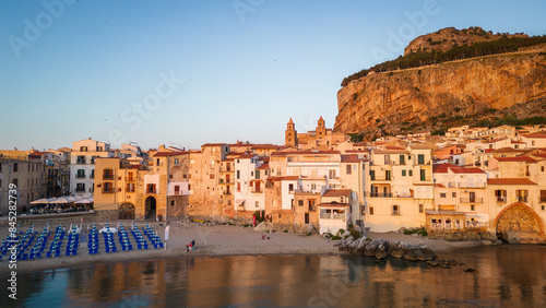 Cuadro en lienzo Cefalu Sicily Italy aerial view at sunset