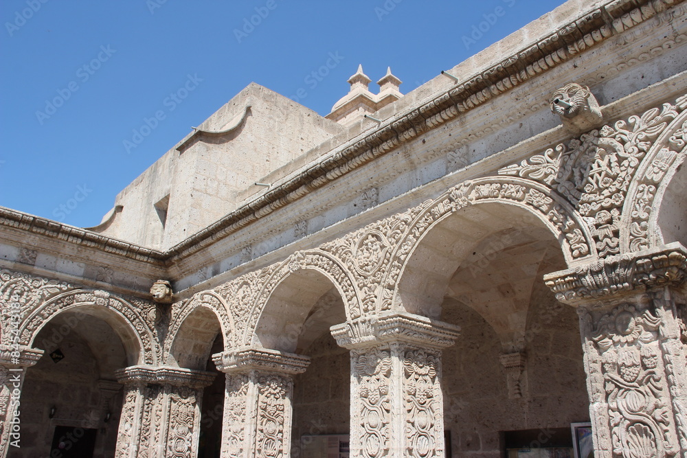 Obraz premium cloisters and church of the company of jesus, arequipa, peru