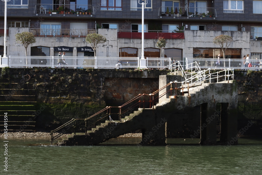 Naklejka premium View of the estuary of Bilbao