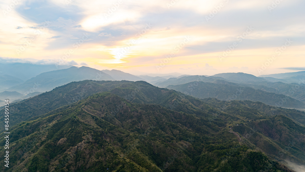 Obraz premium Morning green mountain landscape with with cloud.