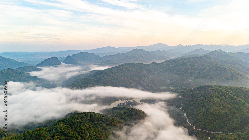 Obraz premium Morning green mountain landscape with with cloud.