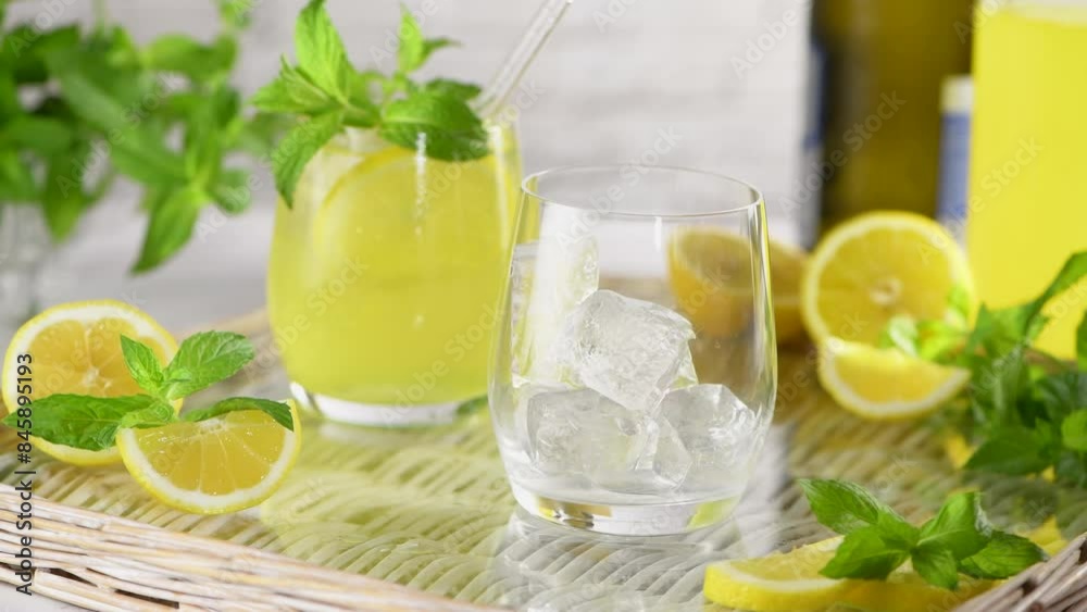 The Limoncello Spritz is a light cocktail made with lemon liqueur, prosecco, sparkling water, fresh mint and a slice of lemon. The perfect drink for summer. Real time. Recipe The Limoncello Spritz is a light cocktail made with lemon liqueur, prosecco, sparkling water, fresh mint and a slice of lemon. The perfect drink for summer. Real time. Recipe