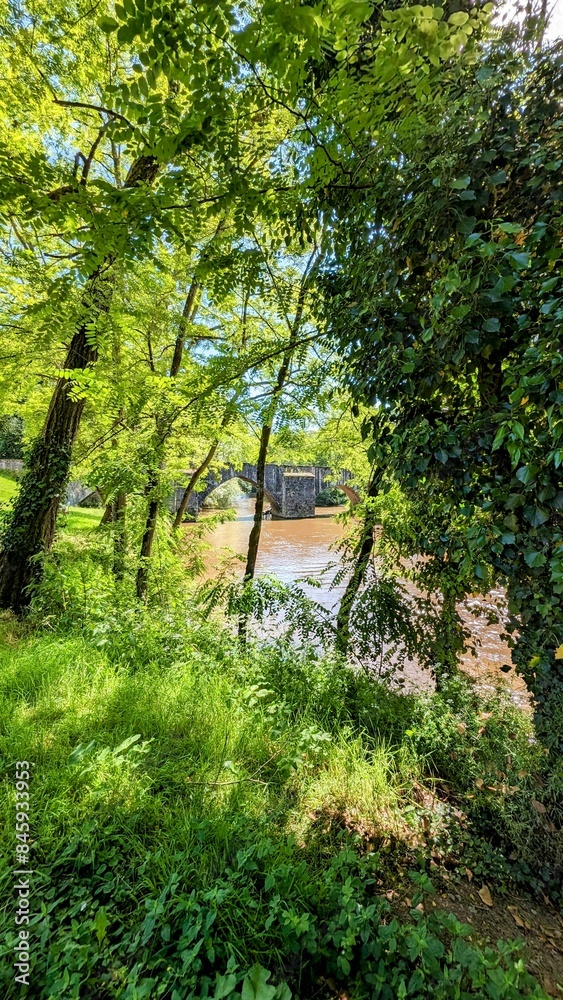 Fototapeta premium PONT-ROMPU - SOLIGNAC (Haute-Vienne)