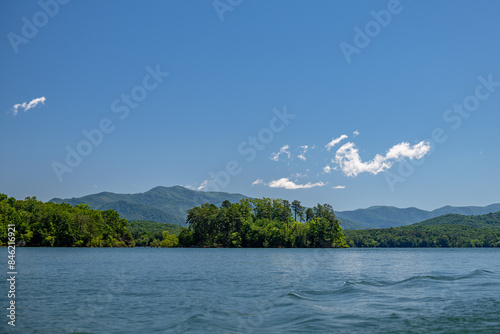 Fototapeta Naklejka Na Ścianę i Meble -  lake chatuge