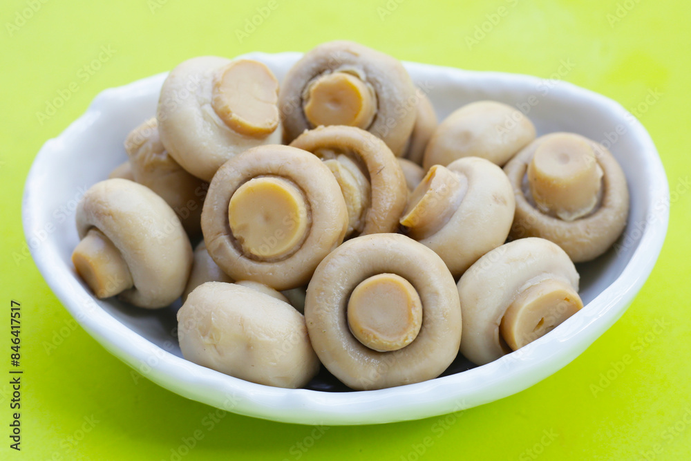 Champignon mushrooms in brine. Canned champignon mushrooms whole Champignon mushrooms in brine. Canned champignon mushrooms whole