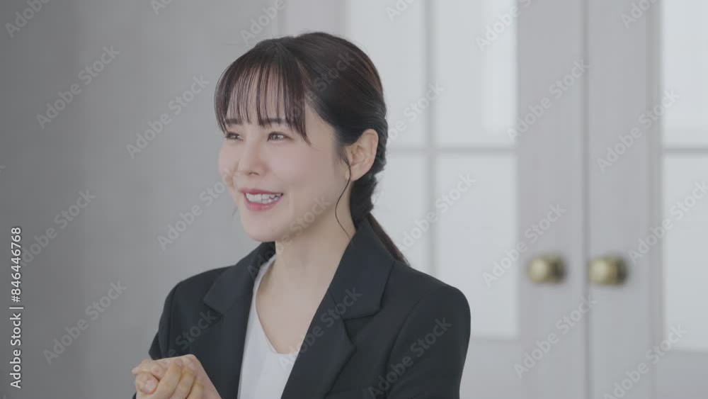 オフィスで働くビジネスマンたち(女性のみ) オフィスで働くビジネスマンたち(女性のみ)