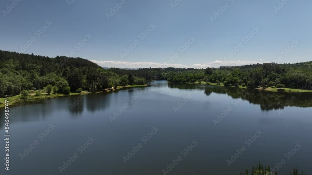 Embalse de Cachamuiña en la provincia de Ourense Embalse de Cachamuiña en la provincia de Ourense