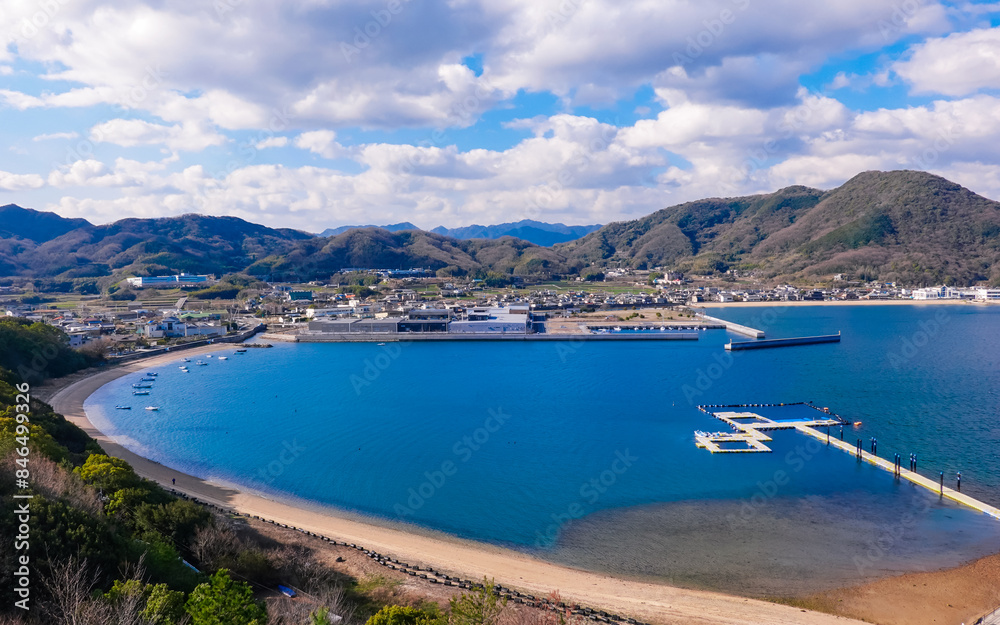 Fototapeta premium 春の瀬戸内海 津田湾の展望(香川県さぬき市)