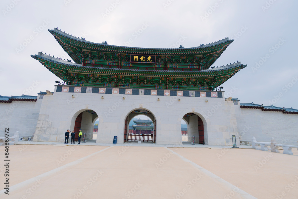 Fototapeta premium Gwanghwamun main gate of Gyeongbok Palace