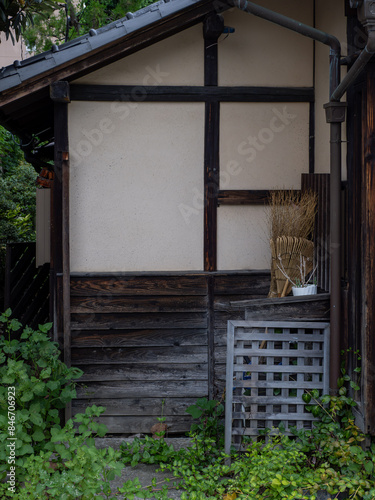 漆喰と板壁 000356