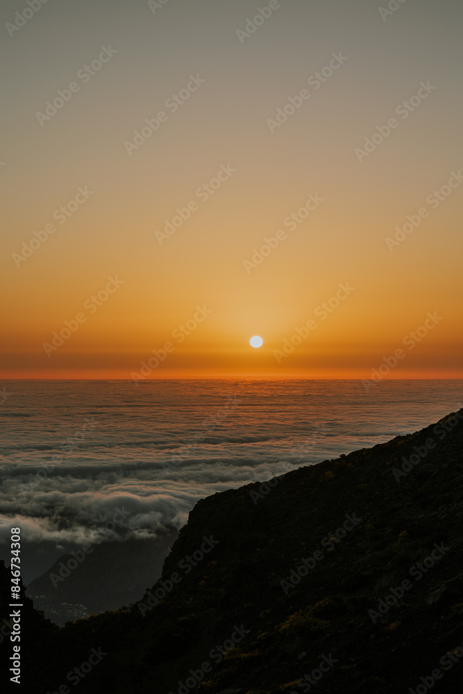 Fototapeta premium Madeira, Pico do Arieiro, sunrise