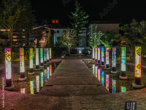 Wallpaper Mural 【新潟県】月岡温泉の月あかりの庭 Torontodigital.ca