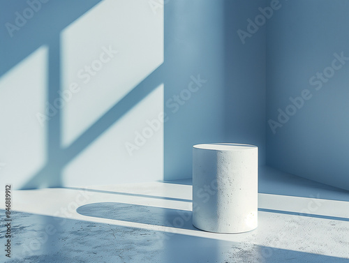 Weißer geometrischer Zylinder, runder Zylinder, blaue Rückwand, Präsentationsplattform für Verkaufsartikel Werbebanner Hintergrund photo
