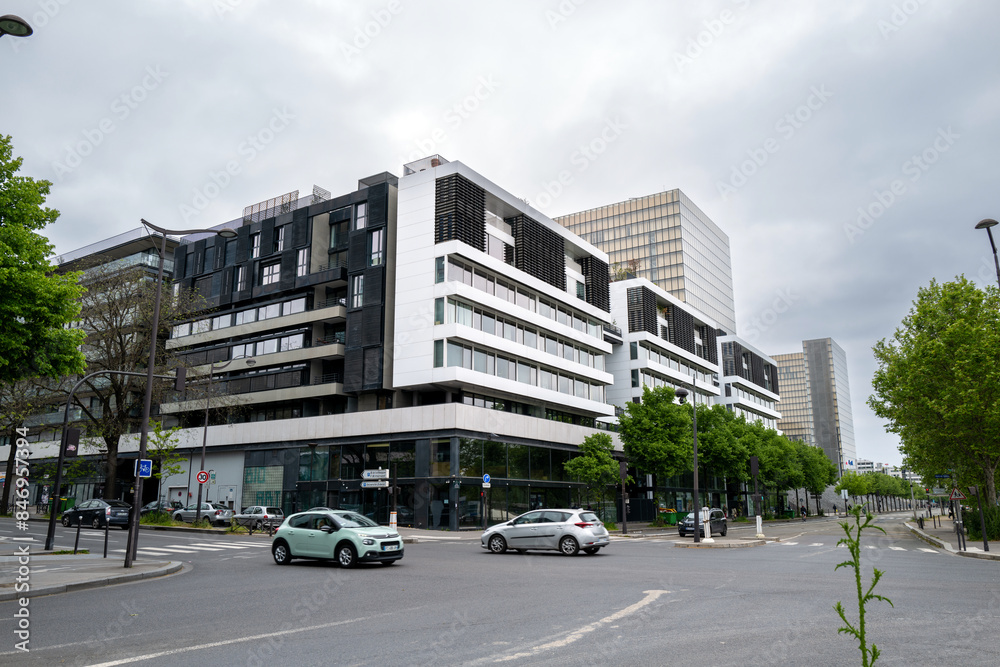 Obraz premium bâtiment moderne dans le treizième arrondissement de Paris en France