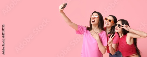 Beautiful young women in su...