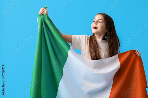 Little girl with flag of It...