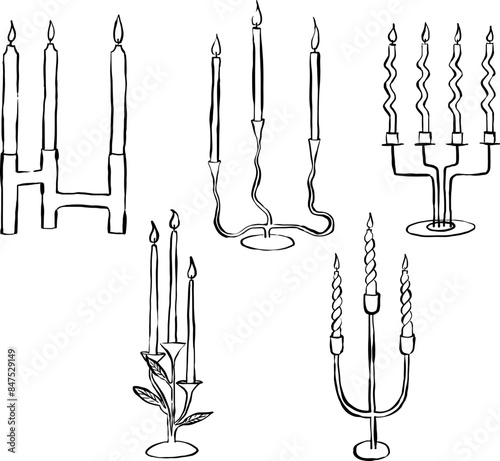 Ilustración de velas dibujadas a mano. Juego de porta velas decorativo. Boceto de candelabro vintage. Clip art de velas