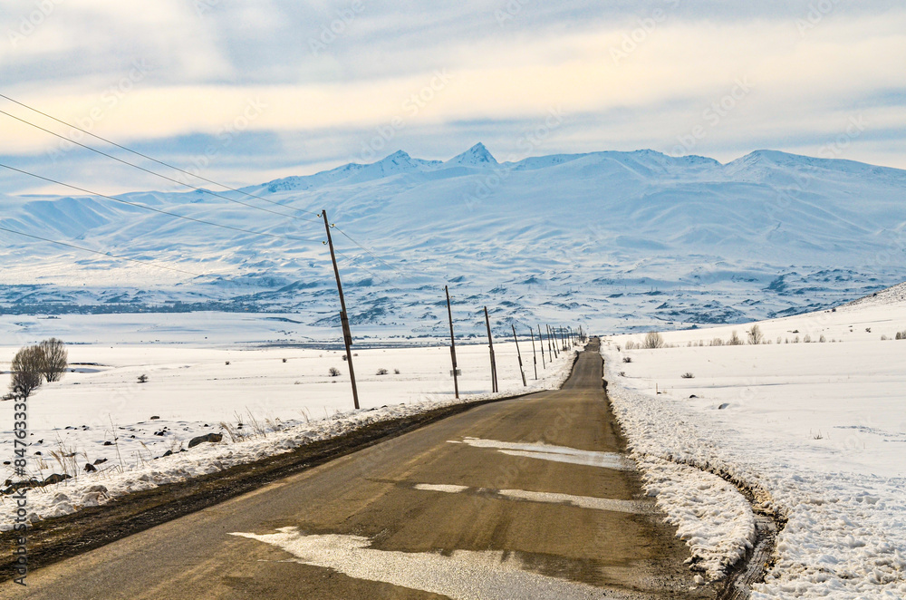 Obraz premium snowy Mount Aragats and Yeghipatrush road scenic view (Aragatsotn province, Armenia)