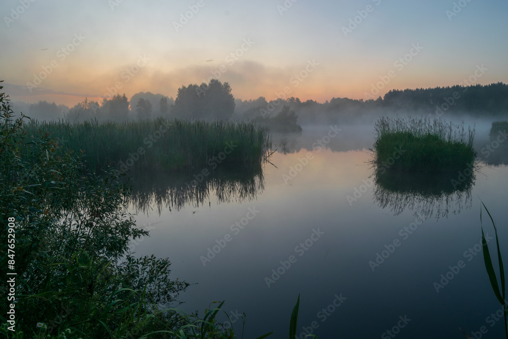Obraz premium sunrise over the river